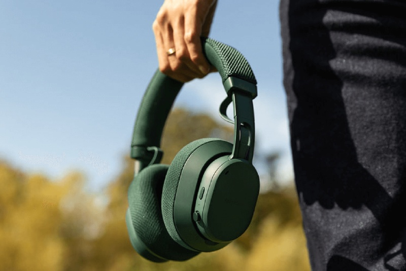 iFixit розмістив AirPods Max 2 у категорію «погана ремонтопридатність», оцінюючи їх лише чотирма бали з десяти.