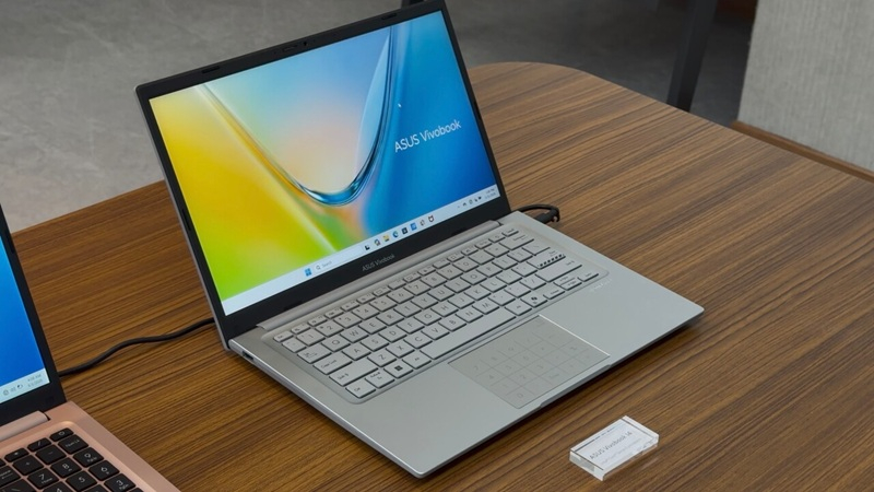 Асус представила економічні моделі Vivobook S14 і S16 з шестиядерними Core 7, заявляючи про конкурентоспроможність порівняно з MacBook Neo