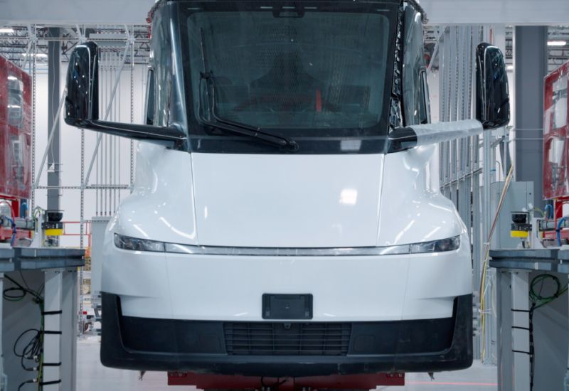 Акумулятори Tesla 4680 продемонстрували гірші показники порівняно з конкурентами, незважаючи на заяви Ілона Маска про їх перевагу