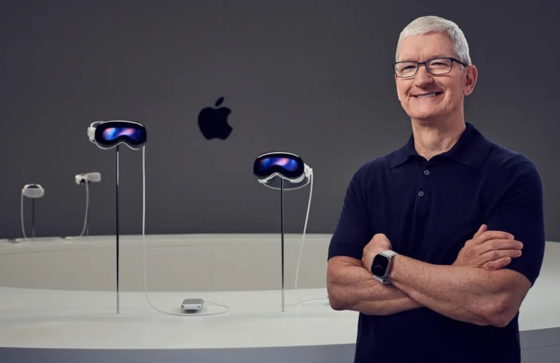 Тім Кук відзначає 50 років Apple, хвалить успіхи компанії і згадує про мита на імпорт та свою пенсію