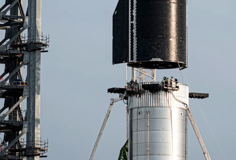 Працівник компанії SpaceX помер на будівельному майданчику лише кілька днів перед стартом Starship; розслідується причина інциденту