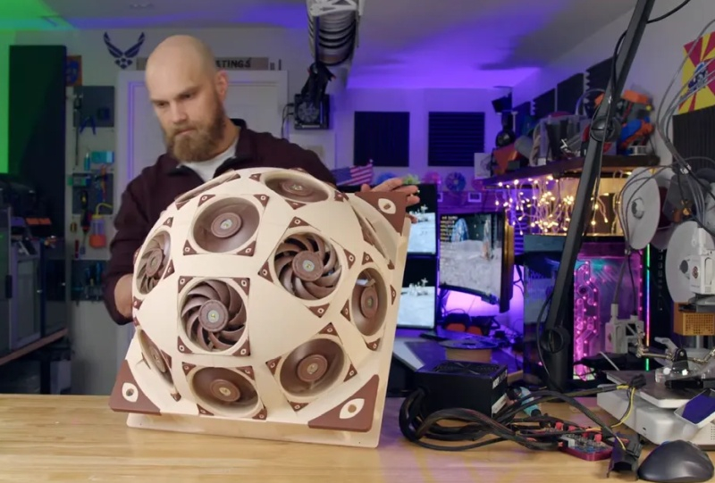 Блогер створив «суперкопуль» для комп’ютера з 15 вентиляторів Noctua, знизивши температуру системи на 20 °С