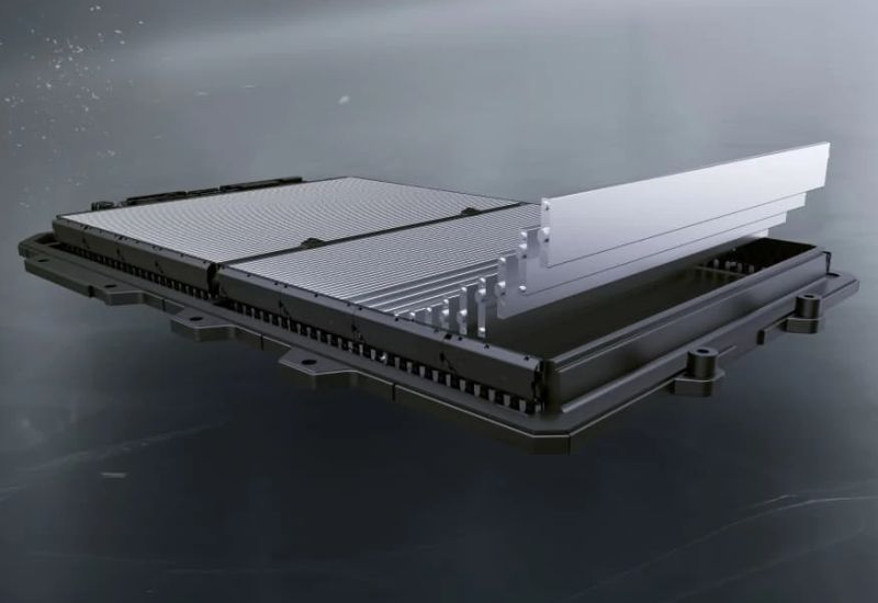 Китайський виробник BYD випустив новий акумулятор Blade Battery 2.0 на основі літій-залізо-фосфату: він заряджається до 97 % всього за дев'ять хвилин