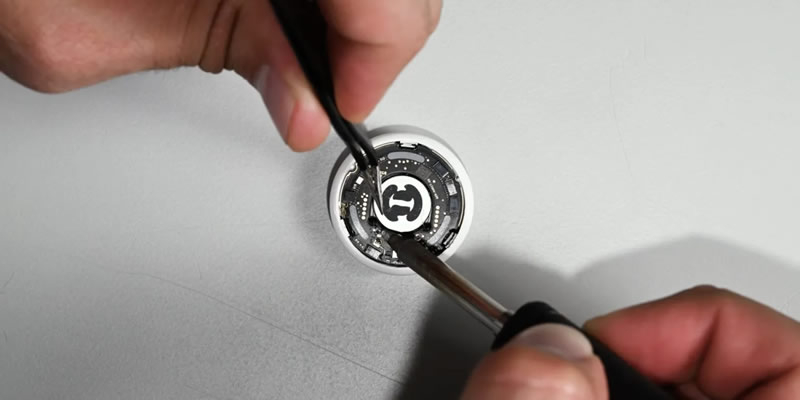 iFixit розібрав новий AirTag і виявив попередню несправність