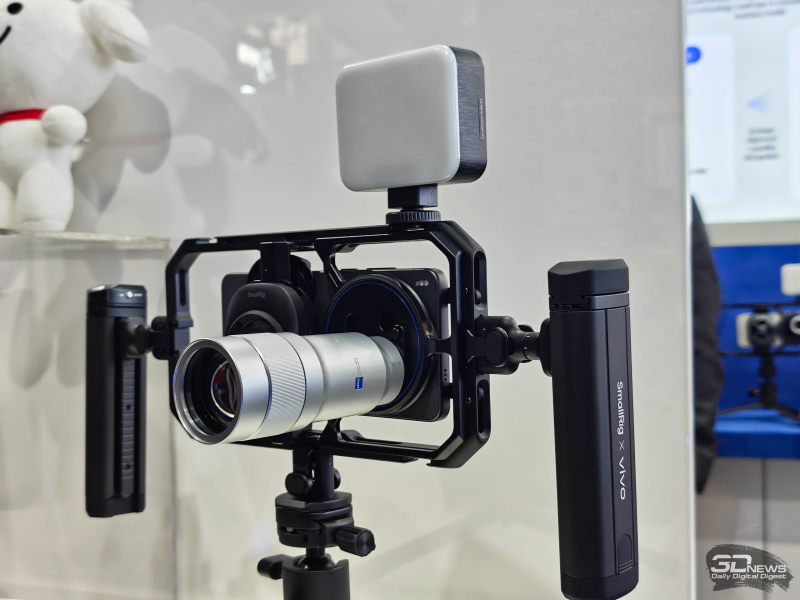 Виво представила смартфон X300 Ультра з розширеною камерою і обіцяє зробити його доступним поза Китаєм