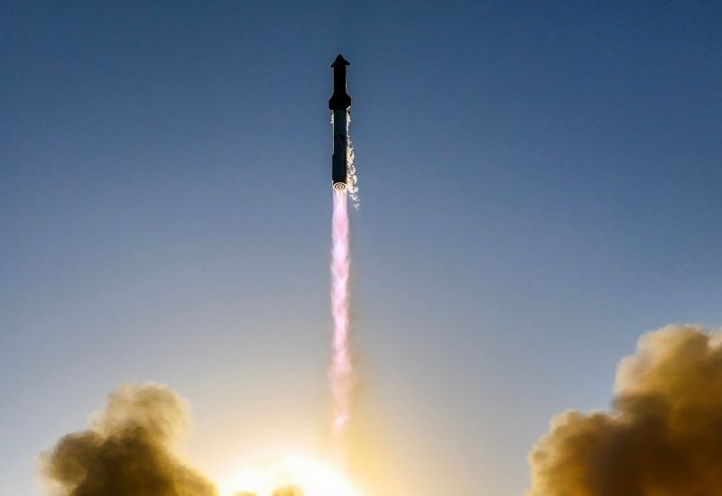 SpaceX відкладатиме план щодо Марсу, щоб зосередитися на Місяці у 2026 році.