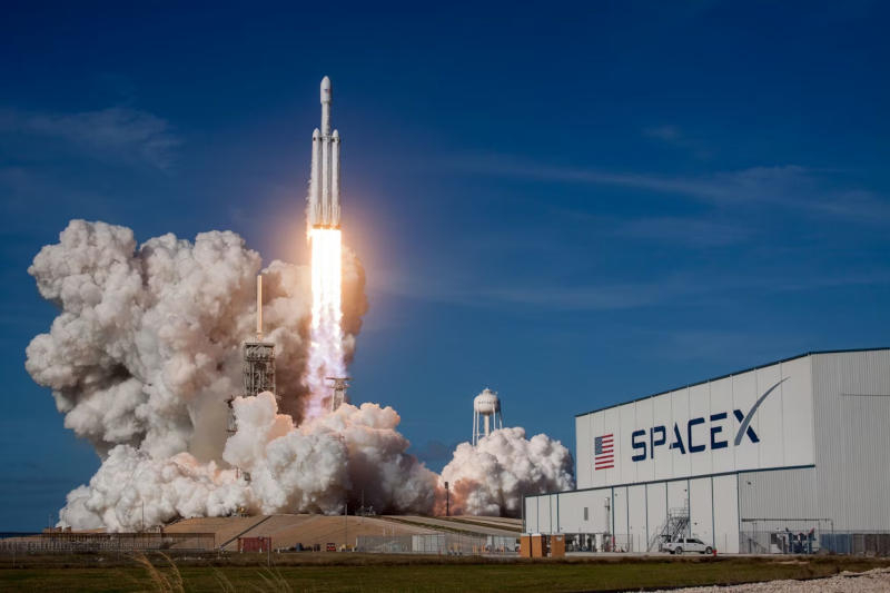 SpaceX завершила 2025 рік із прибутком у 8 мільярдів доларів: при виході на біржу вартість компанії може перевищити 1,5 трильйона доларів.