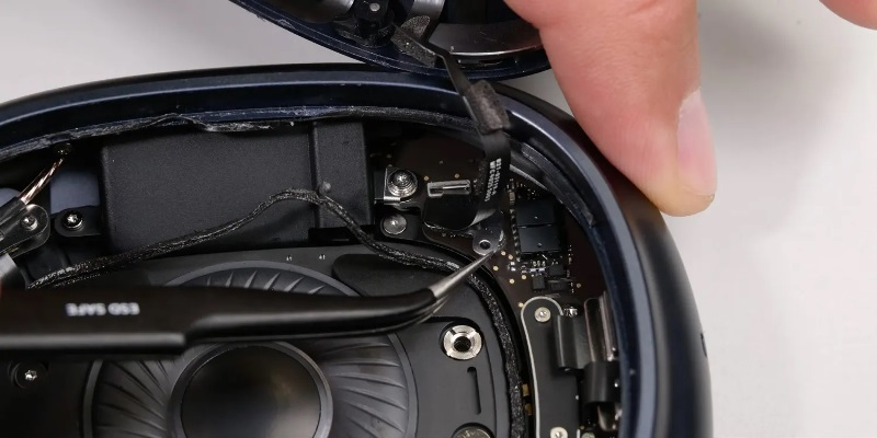iFixit розібрав AirPods Max 2 і показав, що їх внутрішня конструкція не змінилася