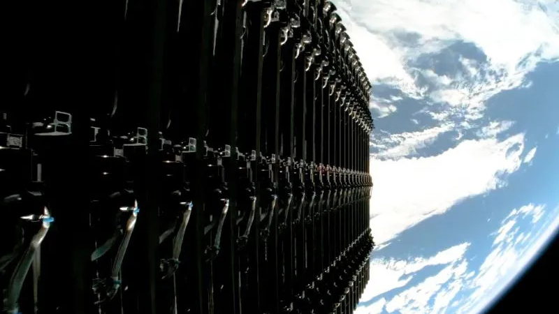 SpaceX звинувачує Blue Origin у створенні перешкод від антенної системи TeraWave, які можуть позначитися на 10 мільйонів користувачів Starlink.