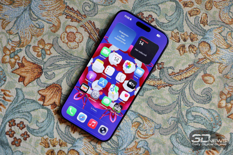 Apple iPhone Pro у ювілейному випуску зазнає кардинальних змін дизайну: екран буде вигинатися з усіх боків.