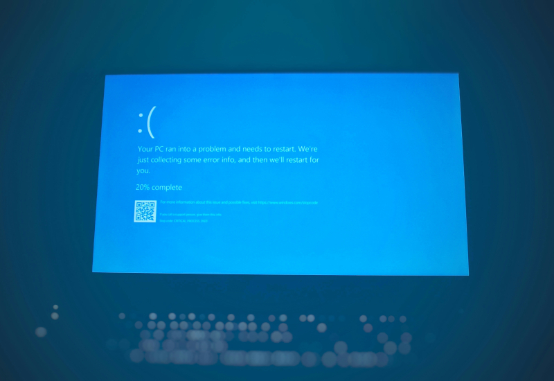 Оновлення Dell SupportAssist призвело до масових синіх екранів і нескінченних перезавантажень ноутбуків
