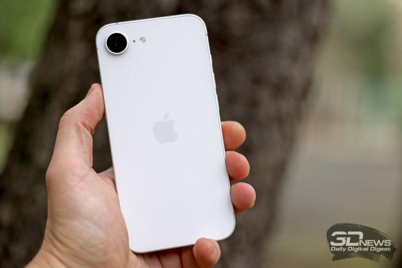 Apple утримує 69 % американського ринку смартфонів, а у Samsung лише п'ятнадцять відсотків.