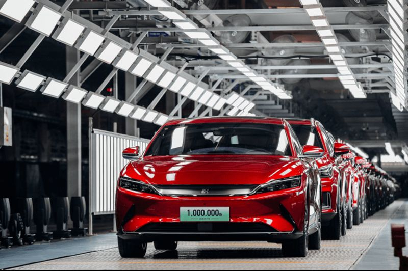 Китайський ринок електромобілів сповільнився: продажі BYD у січні впали до дворазового мінімуму за останні два роки
